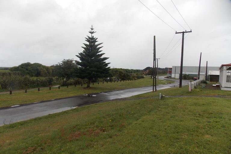 Photo of property in 32 Harbour Street, Foxton, 4814