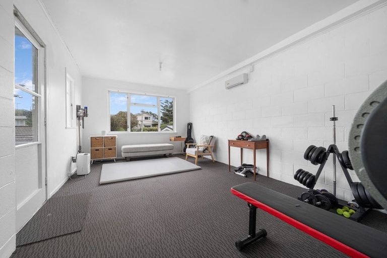 Photo of property in 37 Black Rock Road, Newlands, Wellington, 6037