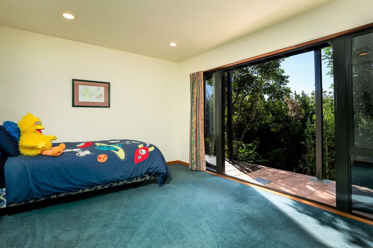 Photo of property in 33 Harry Ell Drive, Cashmere, Christchurch, 8022