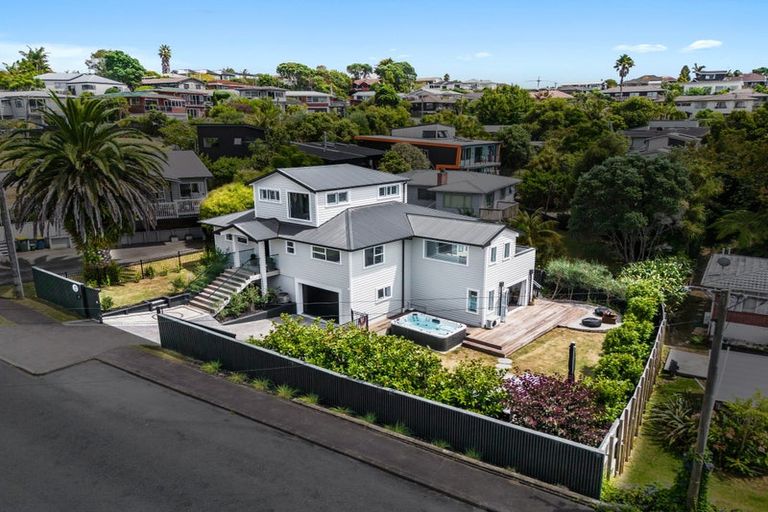 Photo of property in 16 Rewi Street, Torbay, Auckland, 0630