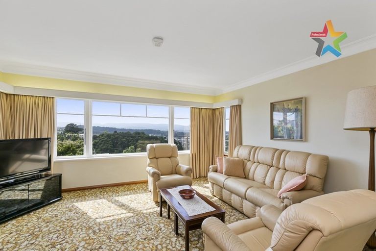 Photo of property in 12 Mertoun Terrace, Highbury, Wellington, 6012