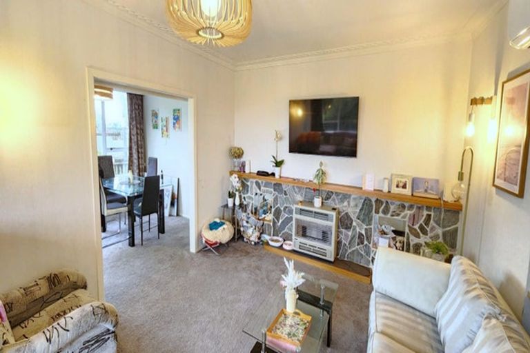 Photo of property in 2 Hood Place, Spotswood, New Plymouth, 4310