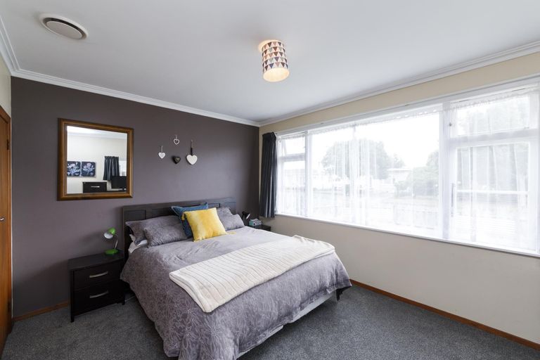 Photo of property in 16 Milton Street, Roslyn, Palmerston North, 4414