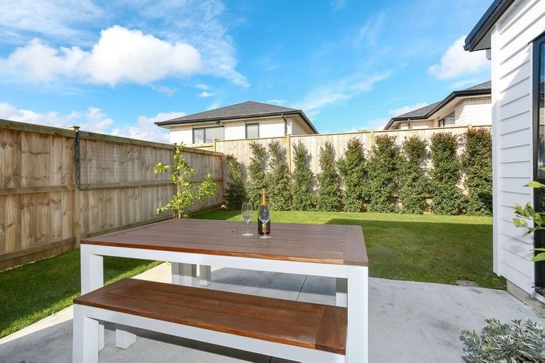 Photo of property in 12 Park Chester Road, Pukekohe, 2120
