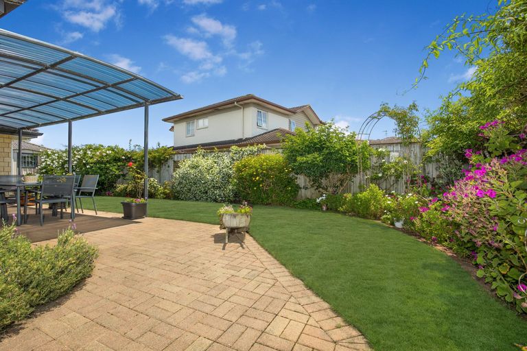 Photo of property in 11 Belfry Place, Wattle Downs, Auckland, 2103