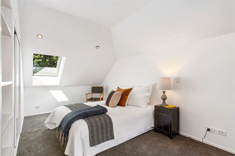 Photo of property in 3 Merivale Lane, Merivale, Christchurch, 8014