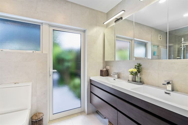 Photo of property in 22 Tercel Place, Sunnyhills, Auckland, 2010