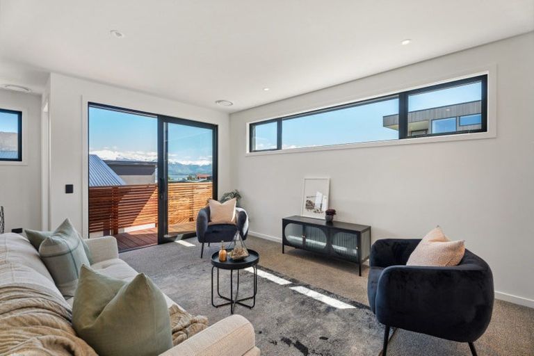 Photo of property in 21 Fenton Avenue, Wanaka, 9305