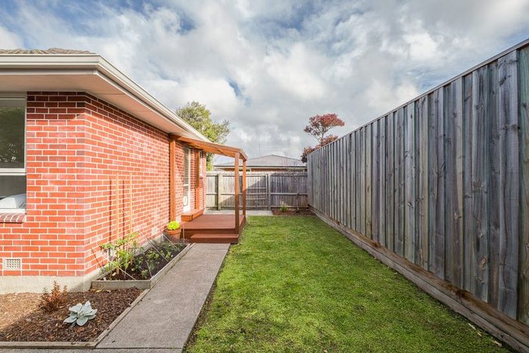 Photo of property in 2/131 Springfield Road, St Albans, Christchurch, 8014