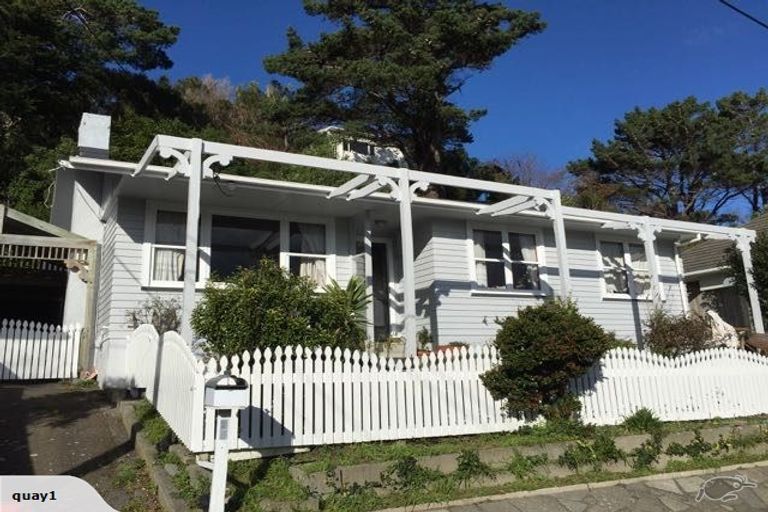 Photo of property in 25 Montreal Grove, Kingston, Wellington, 6021