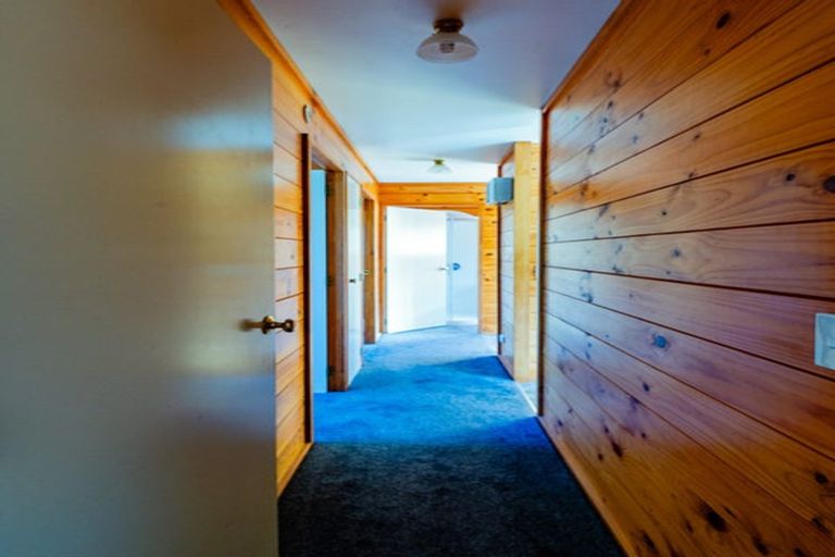 Photo of property in 40 Bruce Road, Glenfield, Auckland, 0629