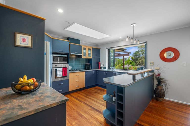 Photo of property in 59a Lonely Road, Fairview Heights, Auckland, 0632