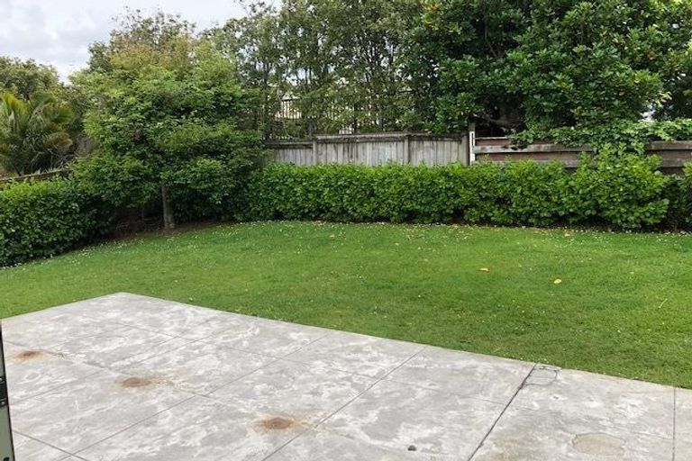 Photo of property in 2/23 Bevyn Street, Castor Bay, Auckland, 0620