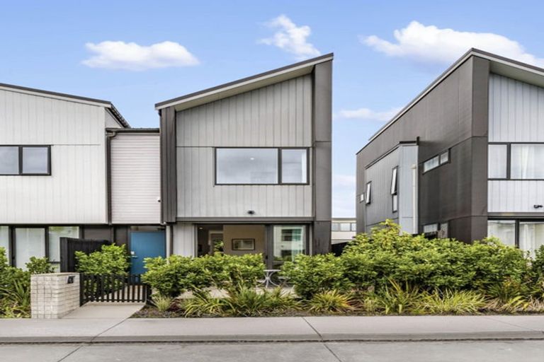 Photo of property in 10 Walter Merton Road, Hobsonville, Auckland, 0616