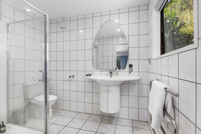 Photo of property in 3 Oak Avenue, Paremata, Porirua, 5024