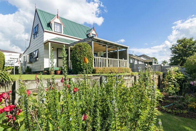 Photo of property in 13 Glendawn Place, Bayview, Auckland, 0629