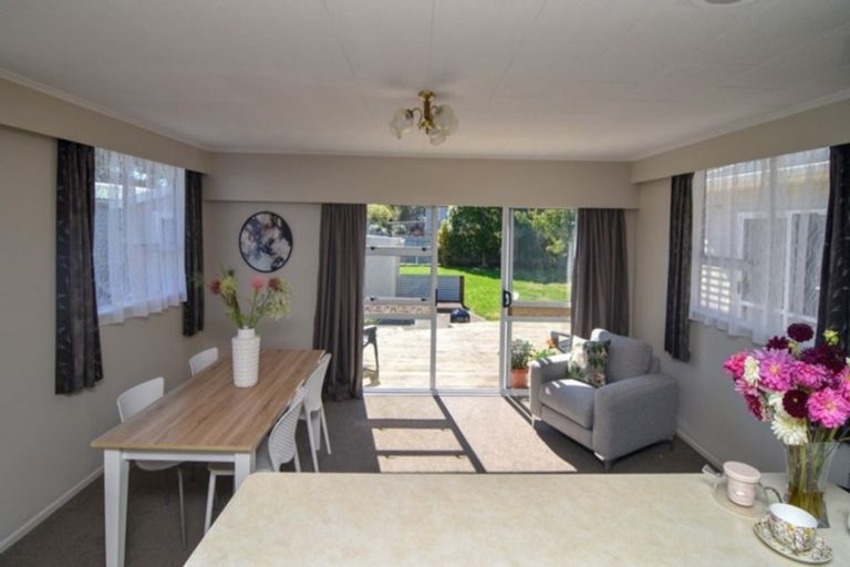 Photo of property in 27 Diamond Street, Carterton, 5713