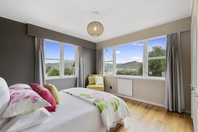 Photo of property in 121 Wainuiomata Road, Wainuiomata, Lower Hutt, 5014