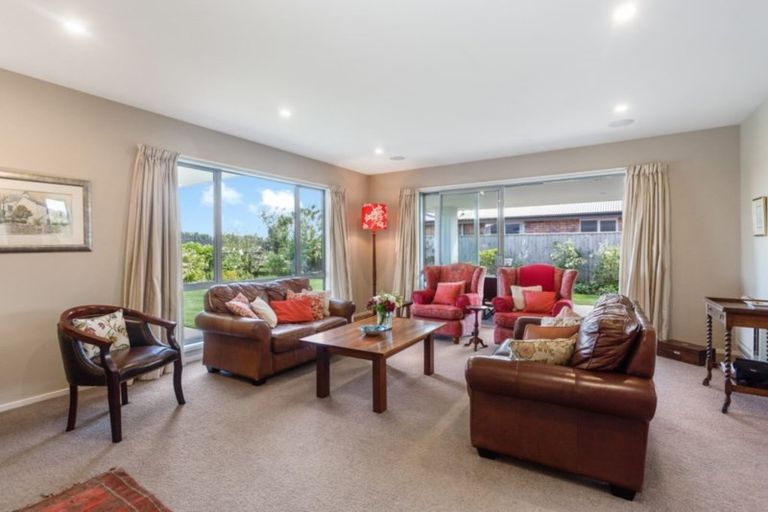 Photo of property in 19 Walnut Way, Rangiora, 7400