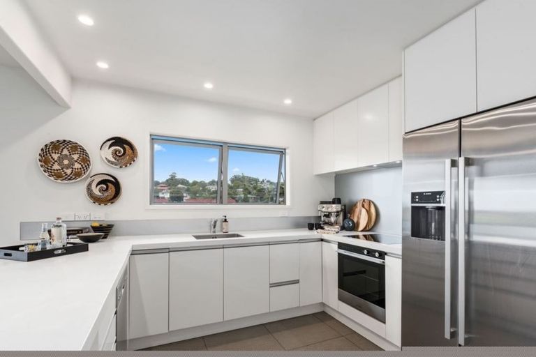 Photo of property in 1/11 Noumea Place, Mairangi Bay, Auckland, 0630