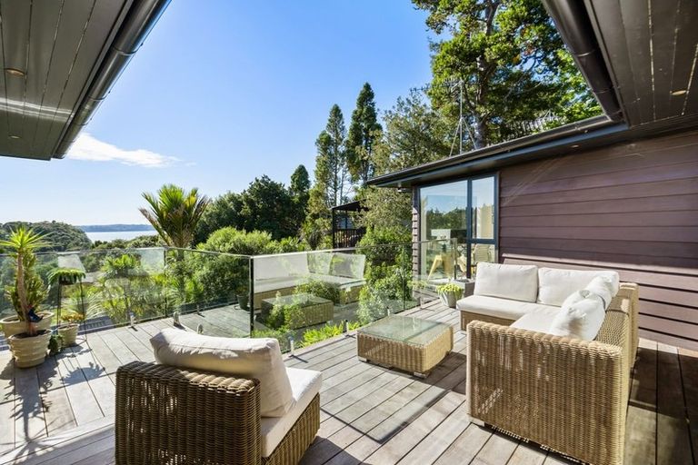 Photo of property in 52 Tanekaha Road, Titirangi, Auckland, 0604