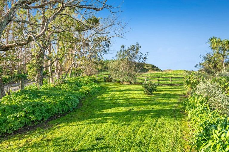 Photo of property in 88 Pipitiwai Drive, Helensville, Kaukapakapa, 0871