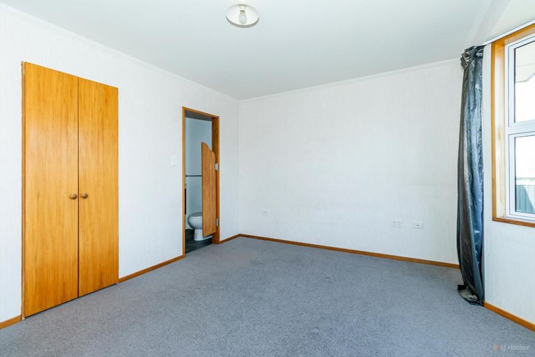 Photo of property in 19 Timaru Road, Waimate, 7924