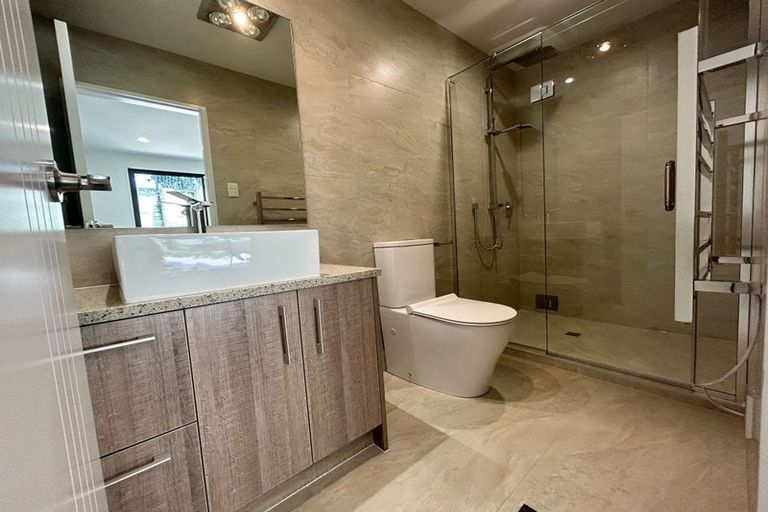 Photo of property in 21 Korokio Lane, Henderson, Auckland, 0612