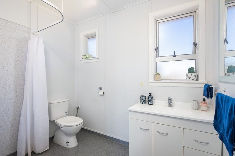 Photo of property in 14 Mcnaughton Street, Waitara, 4320