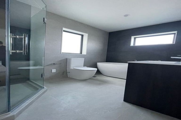 Photo of property in 75f Cardiff Road, Pakuranga, Auckland, 2010