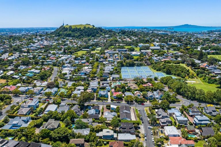 Photo of property in 33 Pencarrow Avenue, Epsom, Auckland, 1023