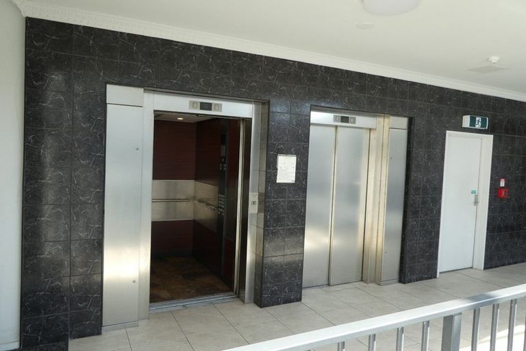 Photo of property in Atrium Towers, 9f/154 The Terrace, Wellington Central, Wellington, 6011