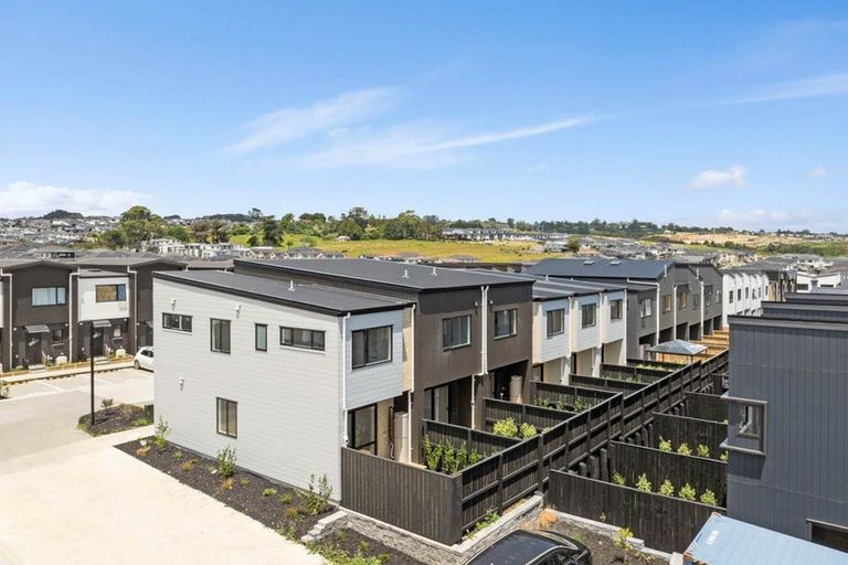 Photo of property in 50 Kiato Lane, Flat Bush, Auckland, 2019