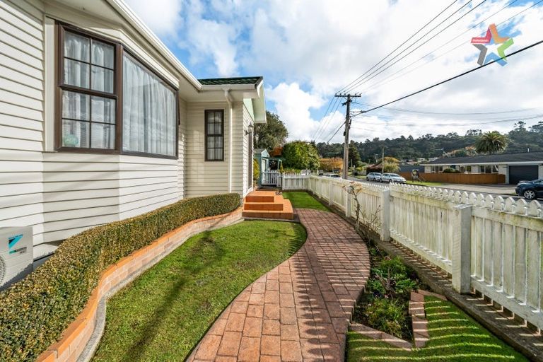 Photo of property in 8 Hawthorn Crescent, Stokes Valley, Lower Hutt, 5019