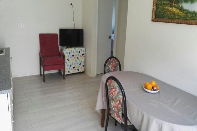 Photo of property in 6 Sunnyfield Crescent, Glenfield, Auckland, 0629