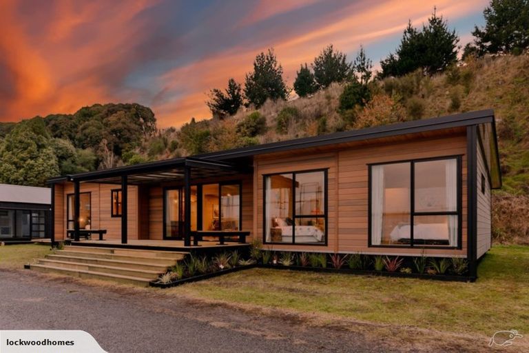 Photo of property in 1994 Great South Road, Bombay, 2675