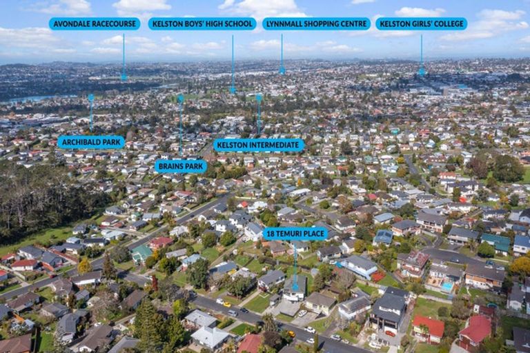 Photo of property in 18 Temuri Place, Glendene, Auckland, 0602
