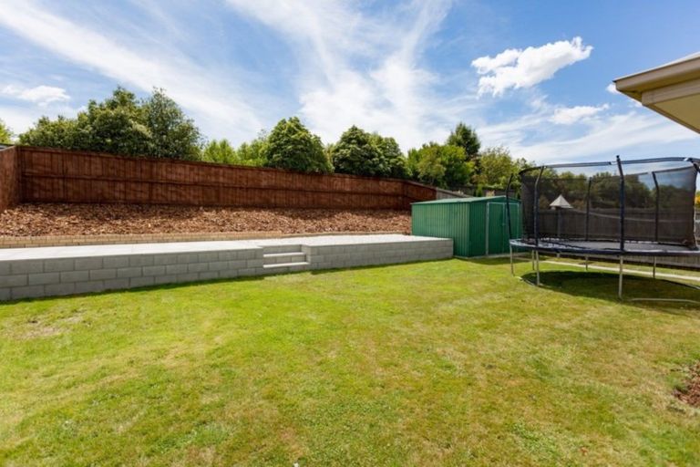 Photo of property in 37 Davaar Crescent, Broomfield, Christchurch, 8042