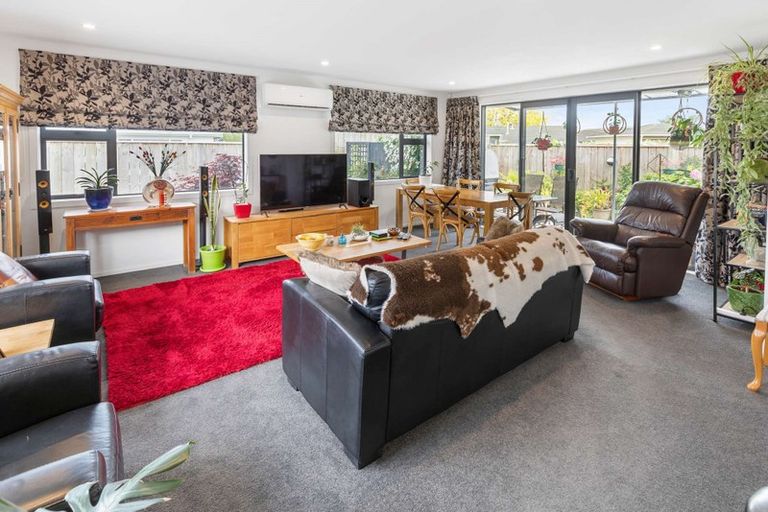 Photo of property in 43a Abraham Crescent, Milson, Palmerston North, 4414