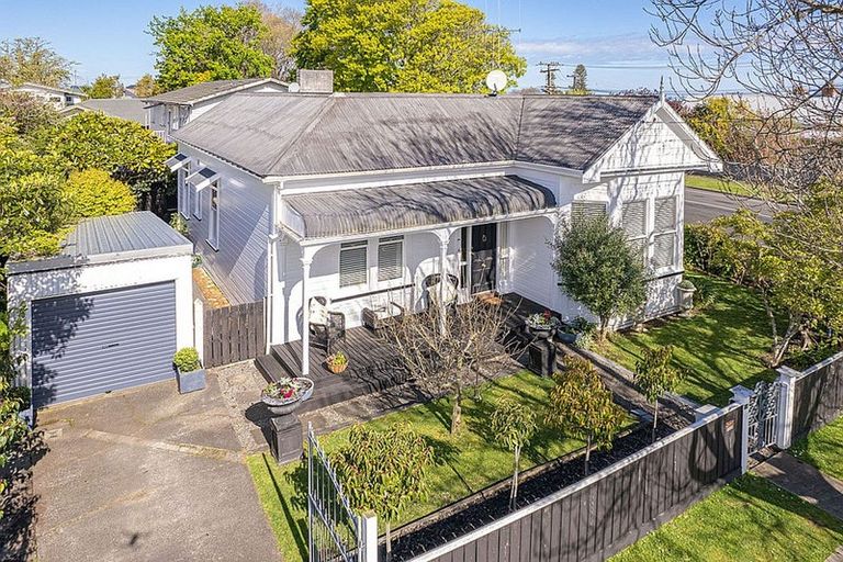 Photo of property in 24 Brassey Road, Saint Johns Hill, Whanganui, 4500