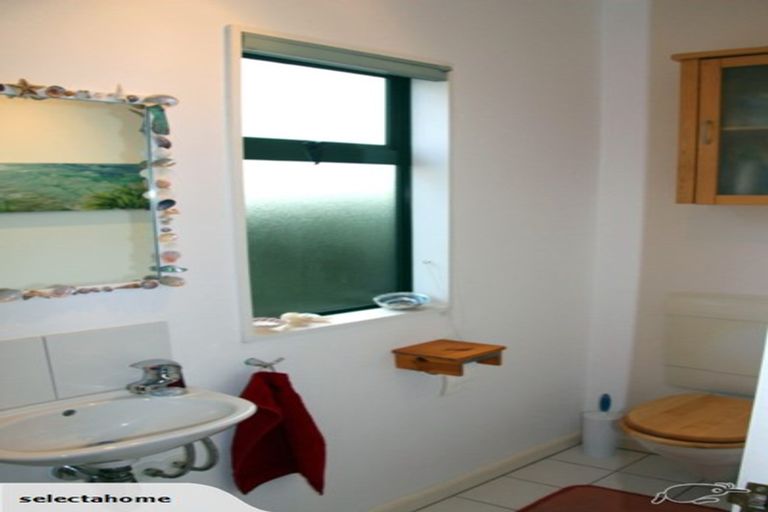 Photo of property in 12 Maire Street, Eastbourne, Lower Hutt, 5013