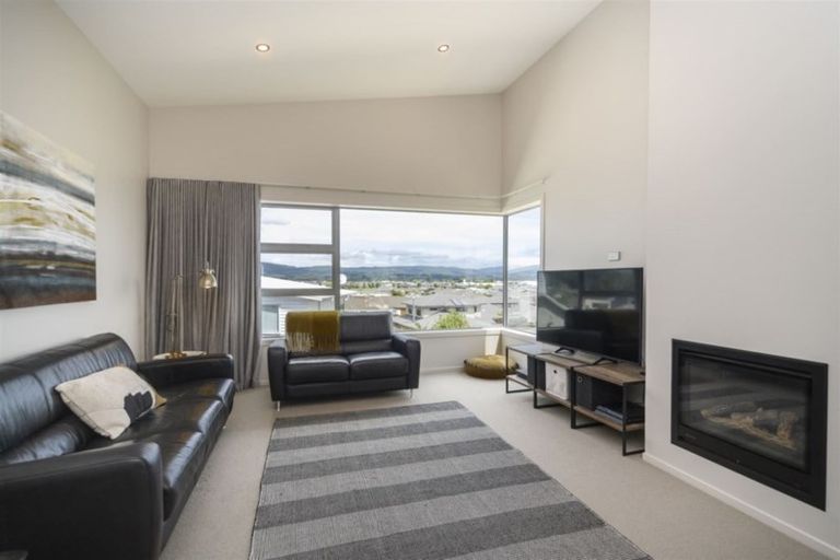 Photo of property in 4 Tennyson Avenue, Kelvin Grove, Palmerston North, 4414