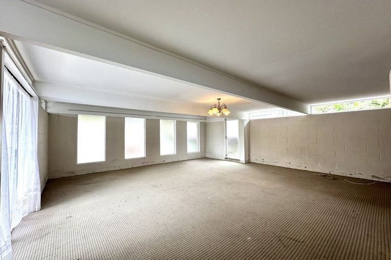 Photo of property in 358 Te Atatu Road, Te Atatu South, Auckland, 0610