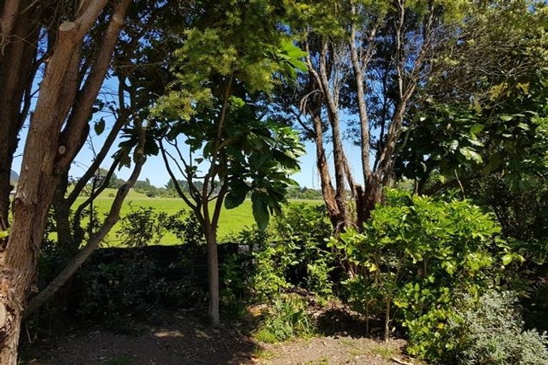 Photo of property in 15 Catley Road, Te Horo, Otaki, 5582