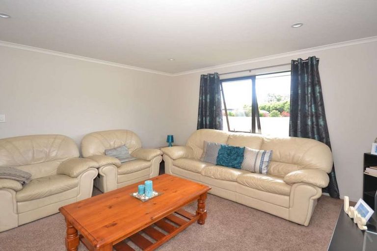 Photo of property in 10 Kotare Heights, Kerikeri, 0230