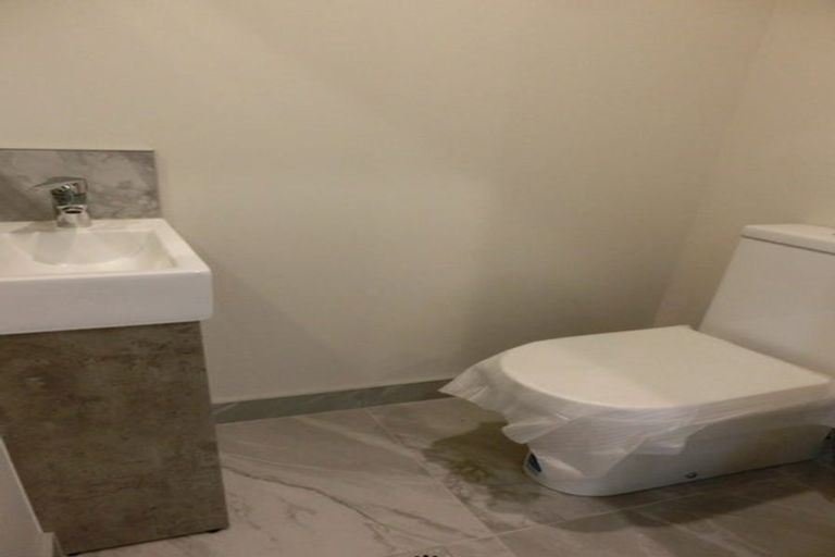 Photo of property in 8/66 Swanson Road, Henderson, Auckland, 0610