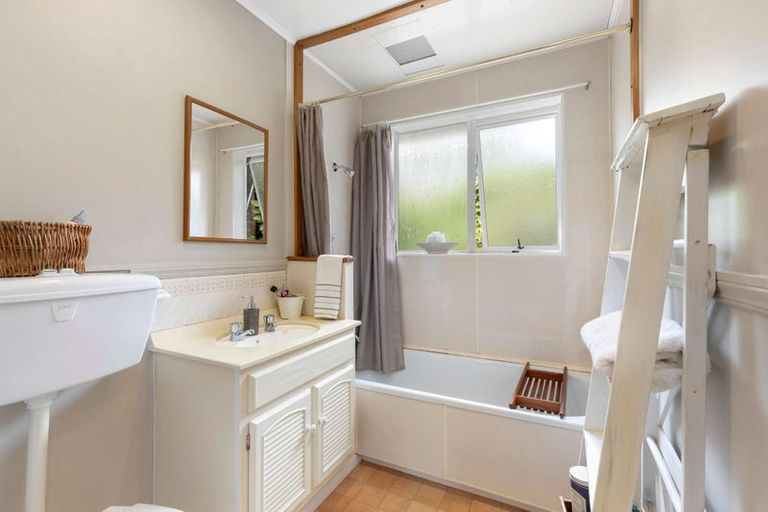 Photo of property in 4 Naseby Grove, Wainuiomata, Lower Hutt, 5014