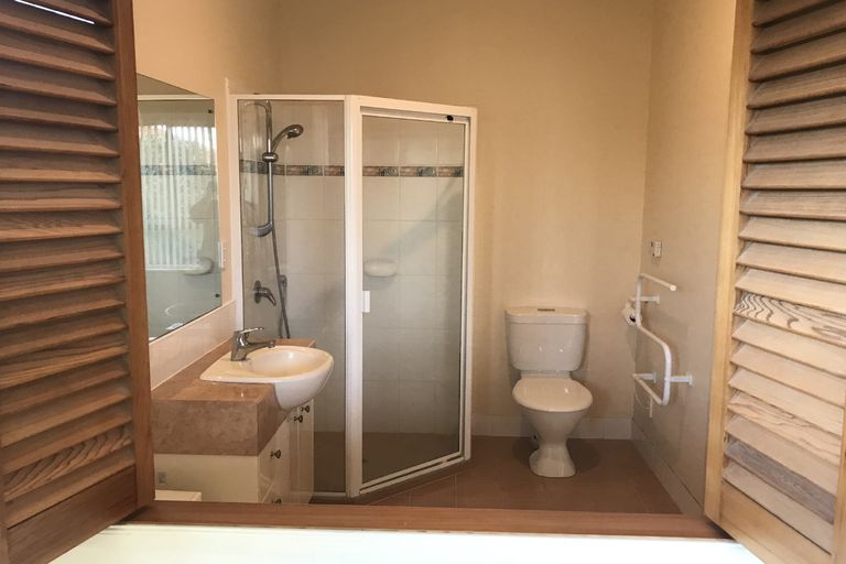 Photo of property in 8 Trimaran Drive, Gulf Harbour, Whangaparaoa, 0930