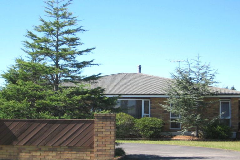 Photo of property in 102 Arran Road, Browns Bay, Auckland, 0630