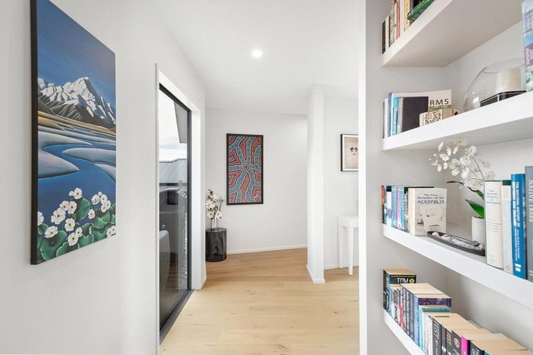 Photo of property in 8 The Heights Avenue, Wanaka, 9305